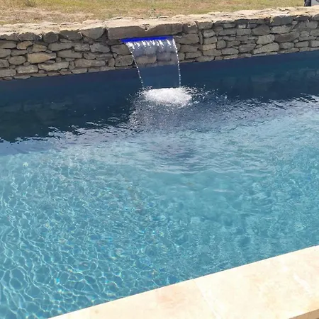 De L'ecluse Hébergement de vacances Caux-et-Sauzens