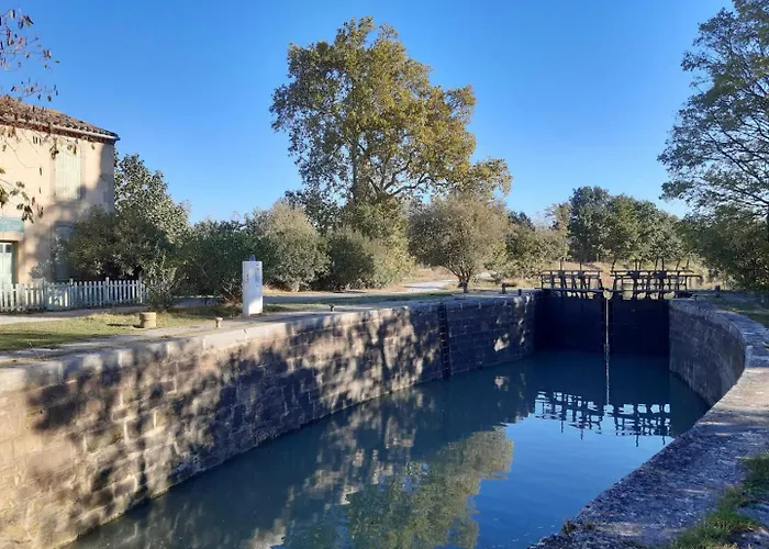 De L'ecluse Feriehus Caux-et-Sauzens